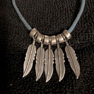 5-feather necklace